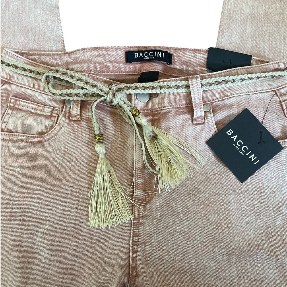 Baccini Jeans- Dusty Rose acid wash. NWT. BEAUTIFUL- Size 4. Skinny ankle.